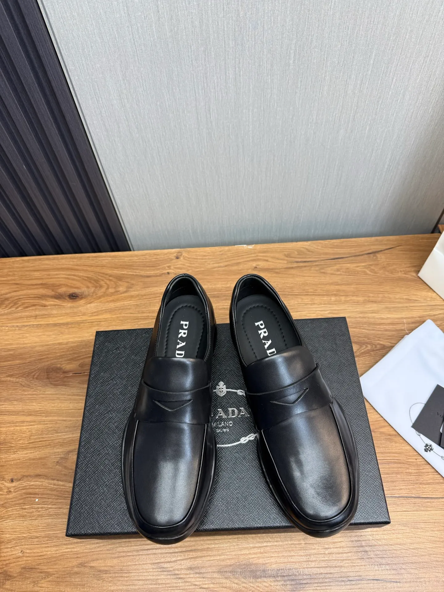 Men's shoes 💰760💰 [PRADA] New models synchronized with the official website, high-quality shipments ✔️Best sellers🔥 Original cowhide + cowhide lining, 1🆚1 replica, original original sole, 38-45 (men's 38.45 custom-made, non-refundable)